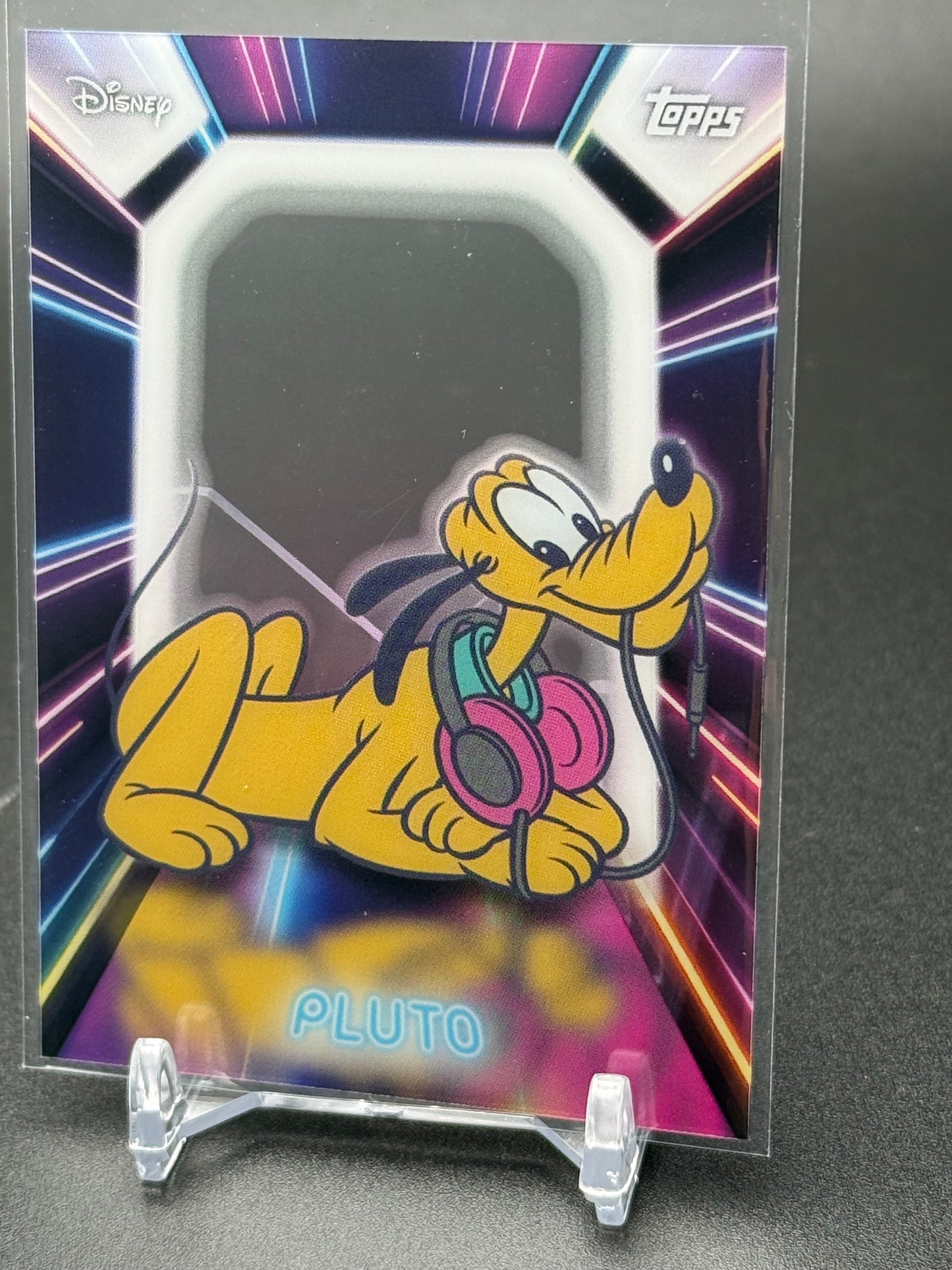 Topps 2026 Disney Neon Illuminated Neon Lights Mickey Mouse&Friends Insert Cards (Copy)