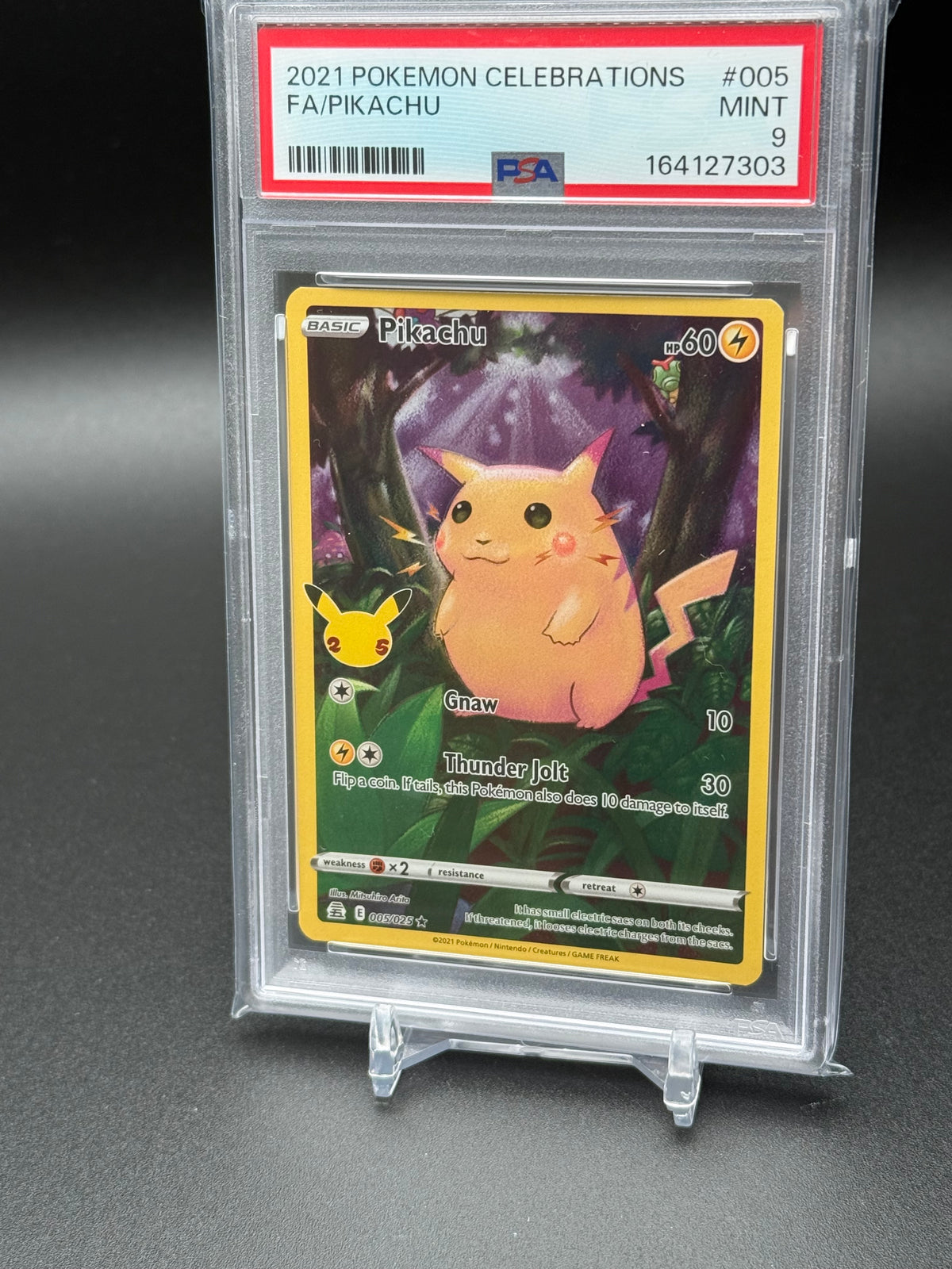 2021 POKEMON CELEBRATIONS - FA/PIKACHU #005 PSA 9!